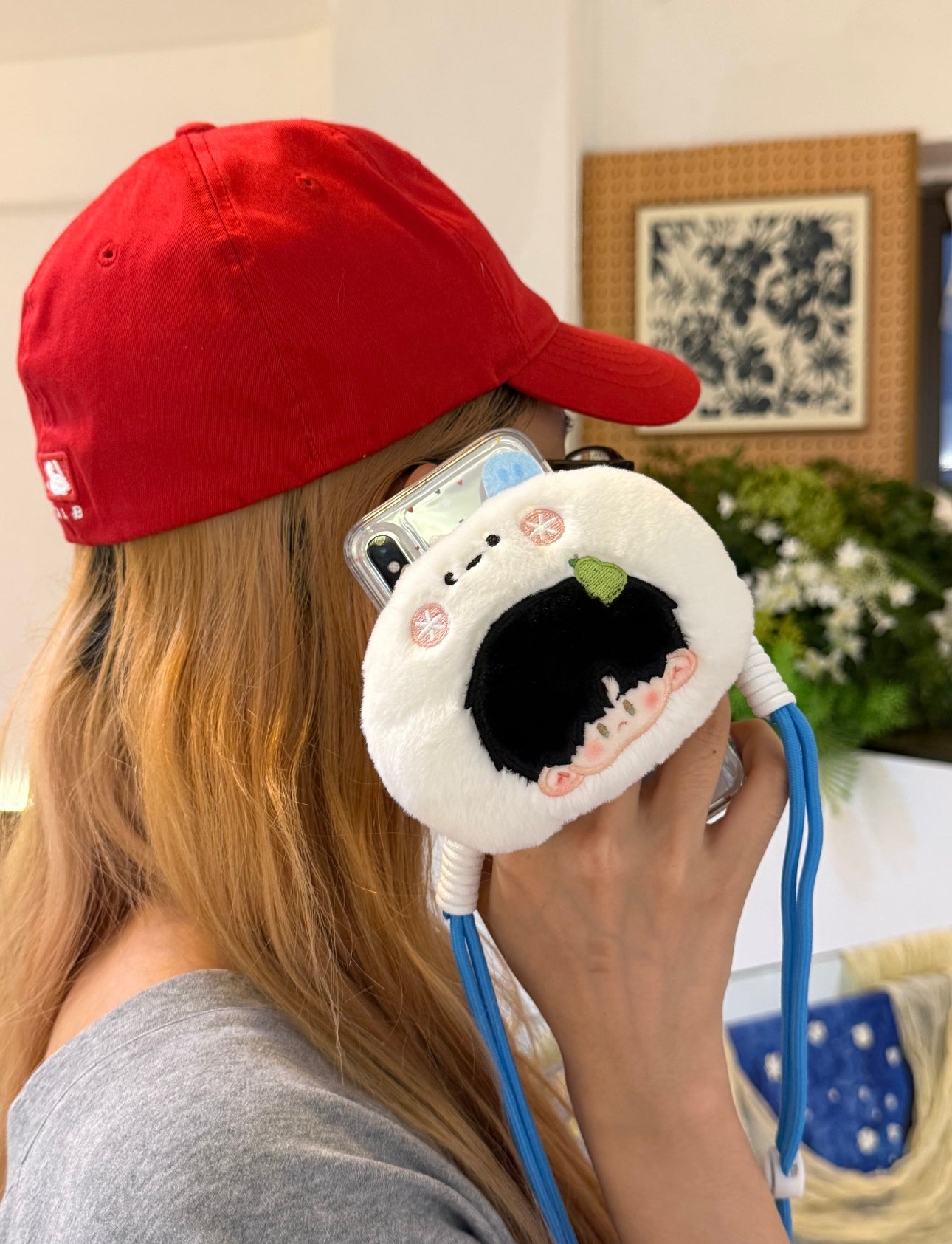 228Cute and practical phone back clip pouch accessory