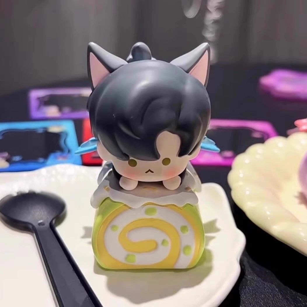 189 cute Cake Roll Figure