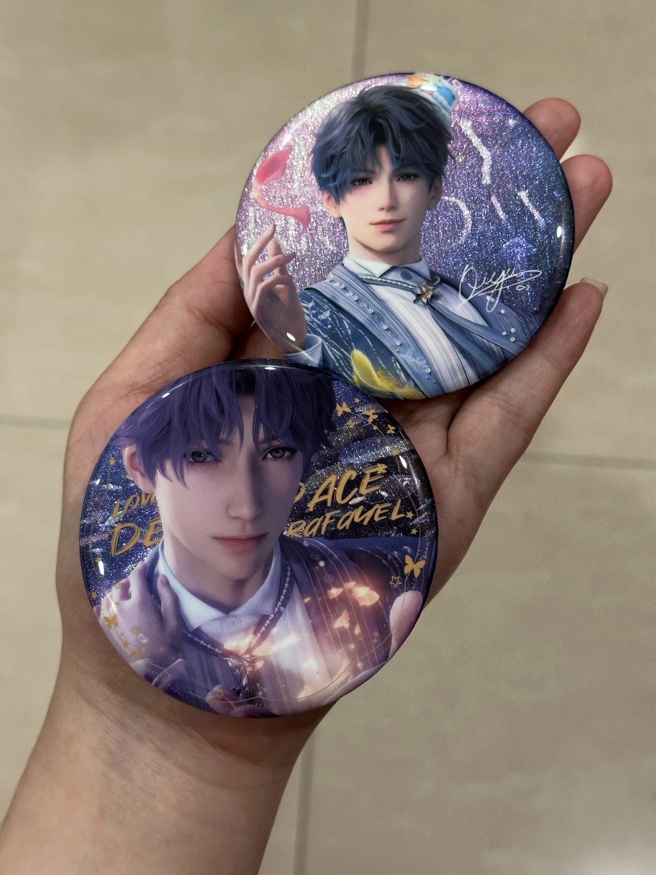090 Dual-Sided Holo 75mm Badges Blind Box