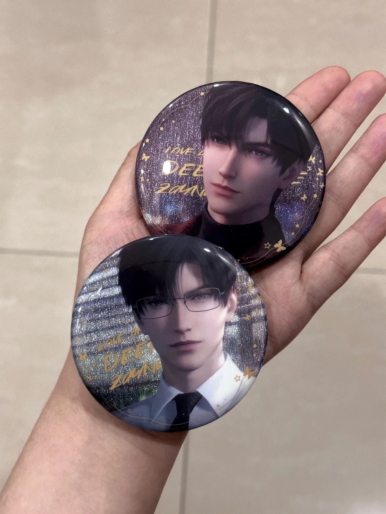 090 Dual-Sided Holo 75mm Badges Blind Box