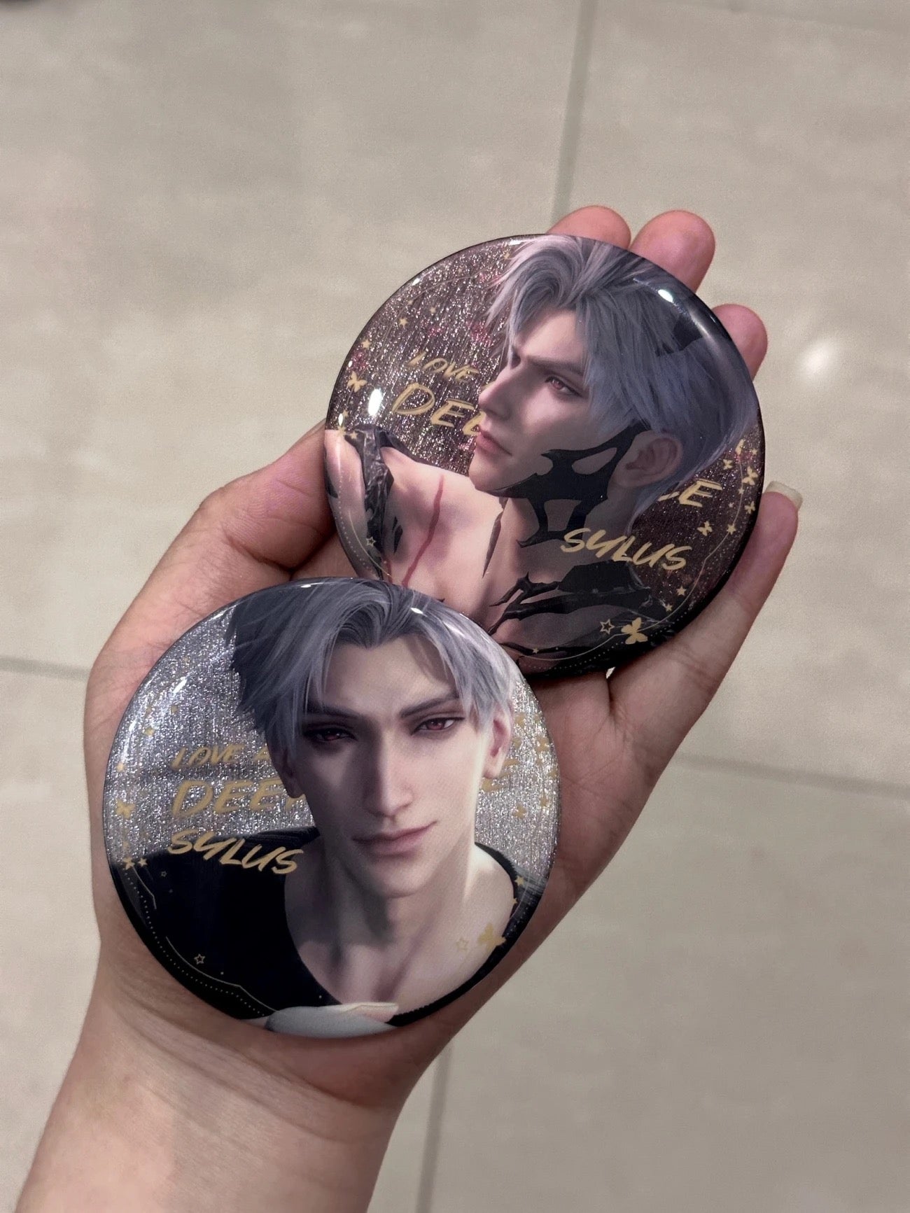 090 Dual-Sided Holo 75mm Badges Blind Box