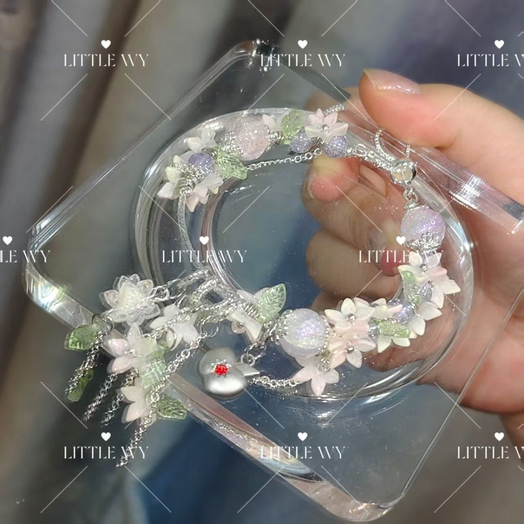 005 Xia YiZhou Caleb Floating Petals Bracelet