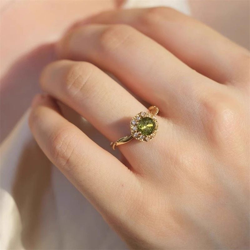 125 Zayne Vintage Olive Green Ring