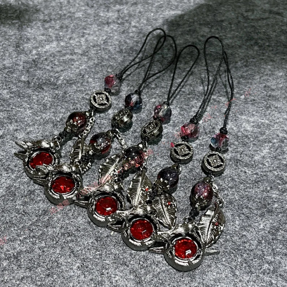130 Sylus Blood Moon Crow Phone Charm Pendant